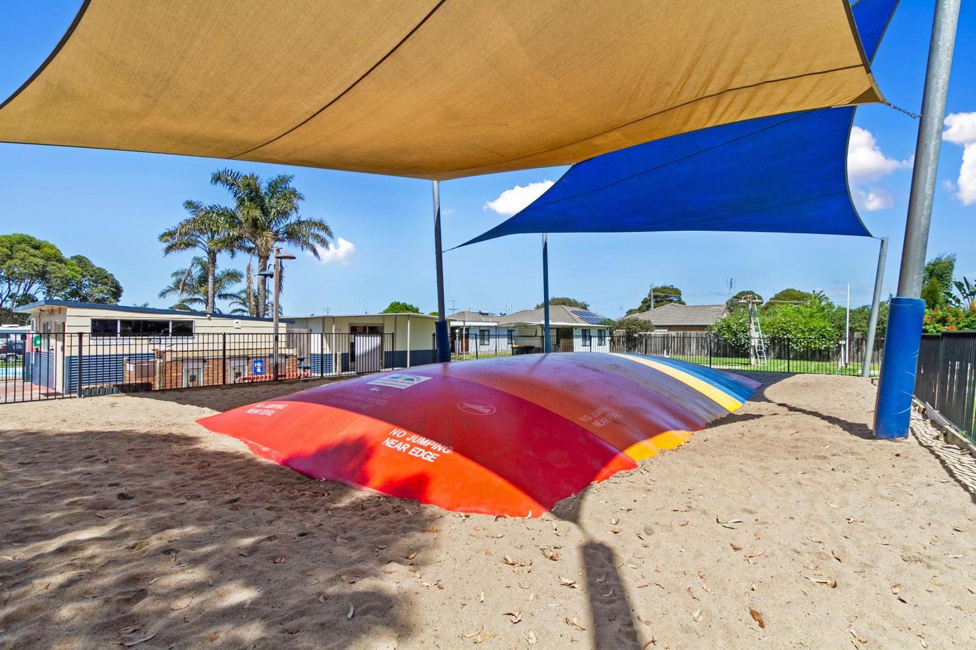 Waters Edge Holiday Park Lakes Entrance Exterior photo